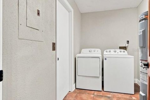 House in Orlando, Florida 3 bedrooms, 135.92 sq.m. № 2342059 - photo 20