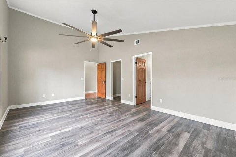 House in Orlando, Florida 3 bedrooms, 135.92 sq.m. № 2342059 - photo 19