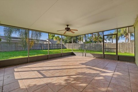 House in Orlando, Florida 3 bedrooms, 135.92 sq.m. № 2342059 - photo 21
