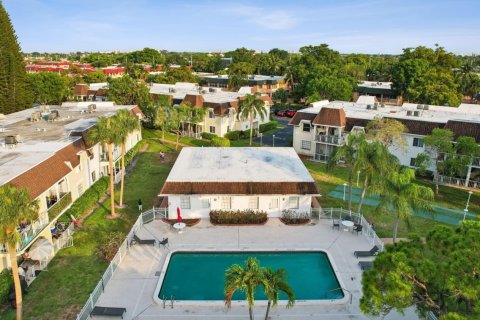 Condominio en venta en Deerfield Beach, Florida, 2 dormitorios, 86.96 m2 № 1182621 - foto 1
