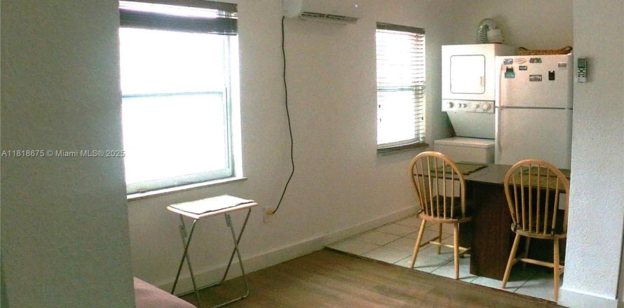 Condo in Miami Beach, Florida, 1 bedroom № 1934711