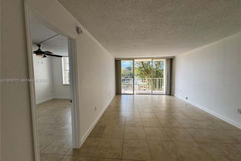 Condo in Miami, Florida, 1 bedroom  № 2040690 - photo 4