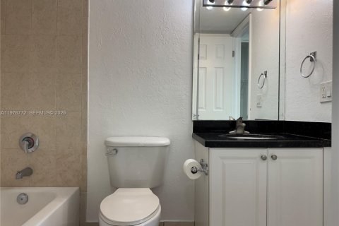 Condo in Miami, Florida, 1 bedroom  № 2040690 - photo 5