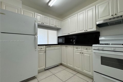 Condo in Miami, Florida, 1 bedroom  № 2040690 - photo 3