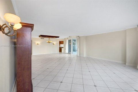 Condominio en alquiler en Aventura, Florida, 3 dormitorios, 245.26 m2 № 1936286 - foto 21