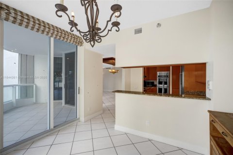 Condominio en alquiler en Aventura, Florida, 3 dormitorios, 245.26 m2 № 1936286 - foto 25