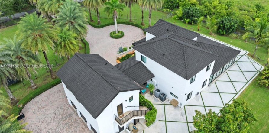 Дом в Хомстед, Флорида 1 комната, 366.5м2 № 1998427