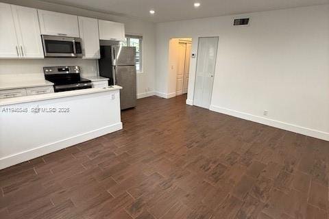 Apartment in Miami Beach, Florida 1 bedroom, 278.24 sq.m. № 2002810 - photo 7