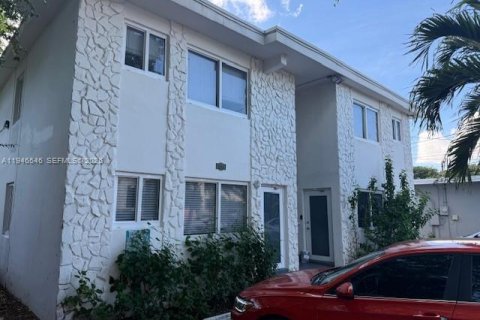 Apartment in Miami Beach, Florida 1 bedroom, 278.24 sq.m. № 2002810 - photo 2