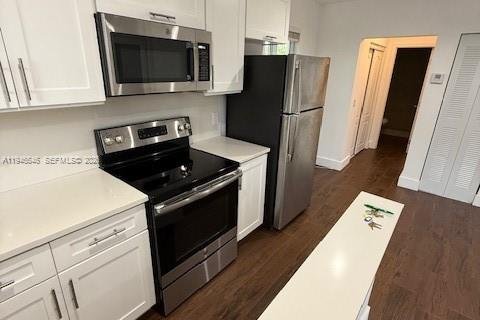 Apartment in Miami Beach, Florida 1 bedroom, 278.24 sq.m. № 2002810 - photo 10