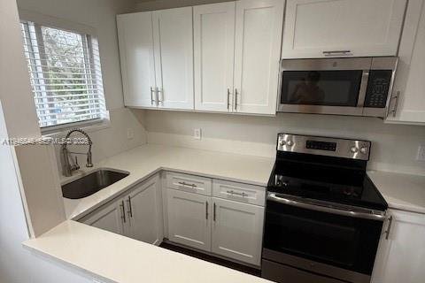 Apartment in Miami Beach, Florida 1 bedroom, 278.24 sq.m. № 2002810 - photo 9