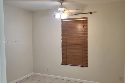 Villa ou maison à louer à Royal Palm Beach, Floride: 3 chambres, 116.41 m2 № 1933730 - photo 11