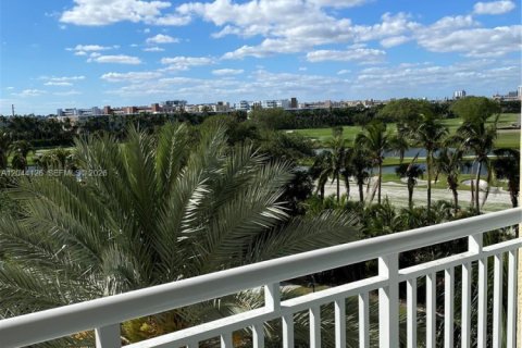 Condo in Hallandale Beach, Florida, 1 bedroom  № 2145939 - photo 19