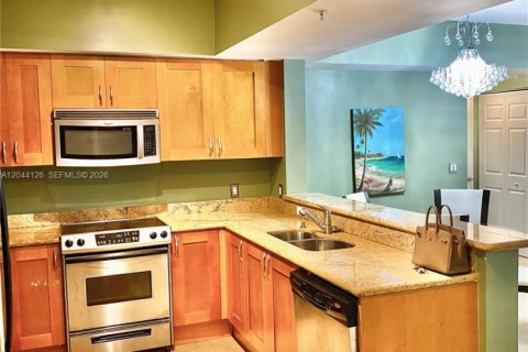Condo in Hallandale Beach, Florida, 1 bedroom  № 2145939 - photo 8