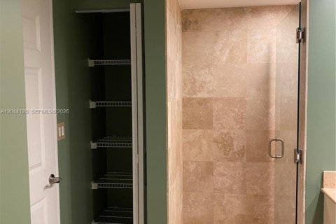 Condo in Hallandale Beach, Florida, 1 bedroom  № 2145939 - photo 23