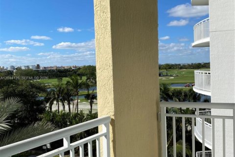 Condo in Hallandale Beach, Florida, 1 bedroom  № 2145939 - photo 14