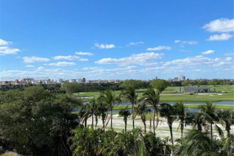 Condo in Hallandale Beach, Florida, 1 bedroom  № 2145939 - photo 11