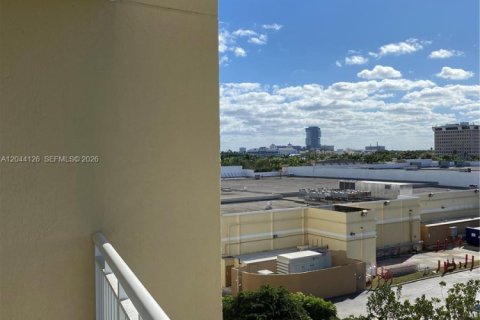 Condo in Hallandale Beach, Florida, 1 bedroom  № 2145939 - photo 10