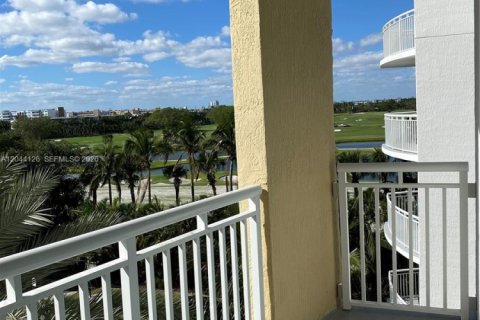 Condo in Hallandale Beach, Florida, 1 bedroom  № 2145939 - photo 20