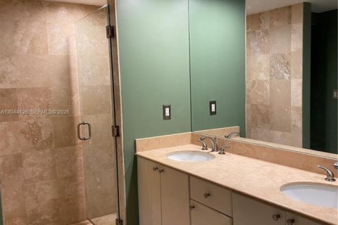 Condo in Hallandale Beach, Florida, 1 bedroom  № 2145939 - photo 21
