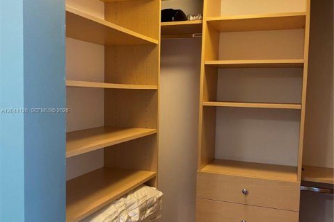 Condo in Hallandale Beach, Florida, 1 bedroom  № 2145939 - photo 28