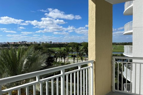 Condo in Hallandale Beach, Florida, 1 bedroom  № 2145939 - photo 18