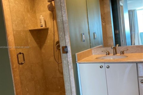 Condo in Hallandale Beach, Florida, 1 bedroom  № 2145939 - photo 26