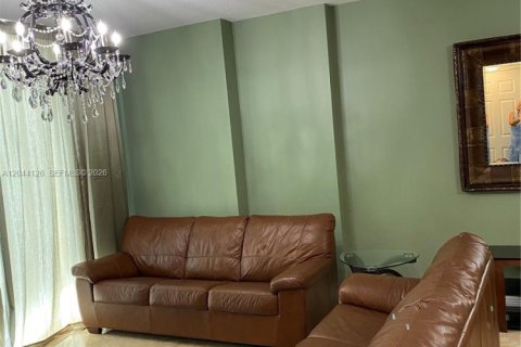 Condo in Hallandale Beach, Florida, 1 bedroom  № 2145939 - photo 5