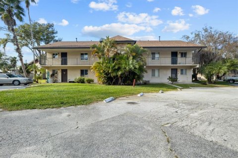 Condominio en Winter Haven, Florida, 2 dormitorios  № 2150335