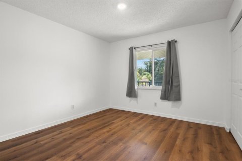 Condominio en venta en Winter Haven, Florida, 2 dormitorios, 79.06 m2 № 2150335 - foto 11