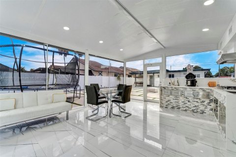 Купить виллу или дом в Майами, Флорида 3 спальни, 156.08м2, № 1867656 - фото 30