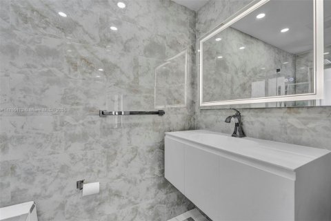 Купить виллу или дом в Майами, Флорида 3 спальни, 156.08м2, № 1867656 - фото 17