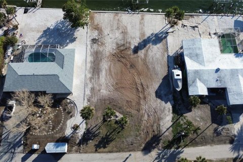Terreno en venta en Englewood, Florida № 1534899 - foto 1