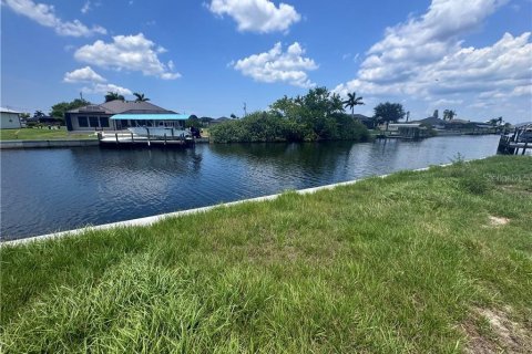 Land in Cape Coral, Florida № 1810111 - photo 7