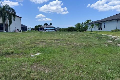 Land in Cape Coral, Florida № 1810111 - photo 2
