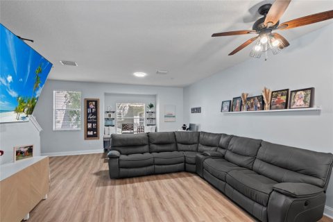 Adosado en venta en Seminole, Florida, 3 dormitorios, 175.12 m2 № 1574498 - foto 9