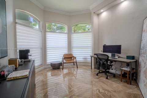 House in Weston, Florida 4 bedrooms, 400.97 sq.m. № 1945152 - photo 5