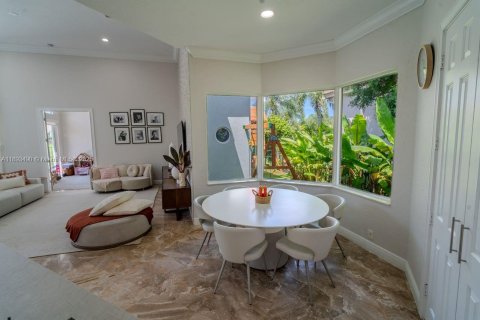 House in Weston, Florida 4 bedrooms, 400.97 sq.m. № 1945152 - photo 28