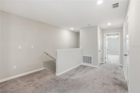 Townhouse in Sun City Center, Florida 3 bedrooms, 154.5 sq.m. № 2396229 - photo 18