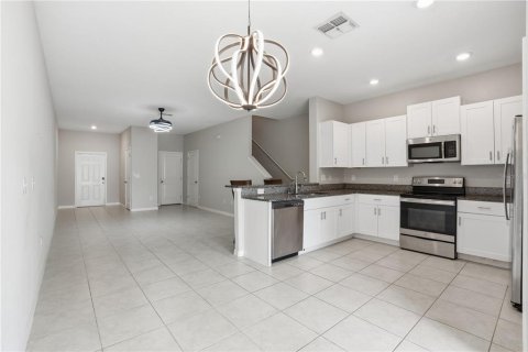 Townhouse in Sun City Center, Florida 3 bedrooms, 154.5 sq.m. № 2396229 - photo 5