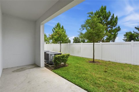 Townhouse in Sun City Center, Florida 3 bedrooms, 154.5 sq.m. № 2396229 - photo 14