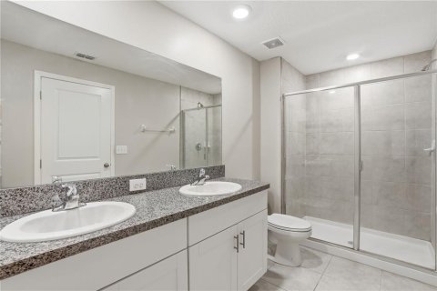 Townhouse in Sun City Center, Florida 3 bedrooms, 154.5 sq.m. № 2396229 - photo 25