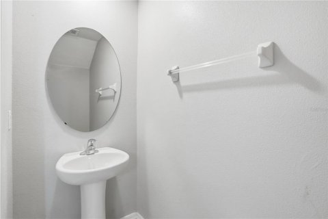 Townhouse in Sun City Center, Florida 3 bedrooms, 154.5 sq.m. № 2396229 - photo 17