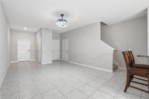 Townhouse in Sun City Center, Florida 3 bedrooms, 154.5 sq.m. № 2396229 - photo 11