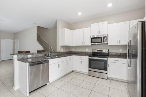 Townhouse in Sun City Center, Florida 3 bedrooms, 154.5 sq.m. № 2396229 - photo 7