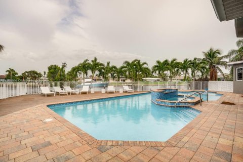Villa ou maison à vendre à Cape Coral, Floride: 6 chambres № 1930251 - photo 6