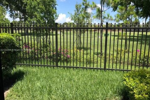 Adosado en venta en Miami, Florida, 3 dormitorios, 165.09 m2 № 1942996 - foto 10