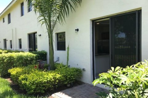 Adosado en venta en Miami, Florida, 3 dormitorios, 165.09 m2 № 1942996 - foto 12