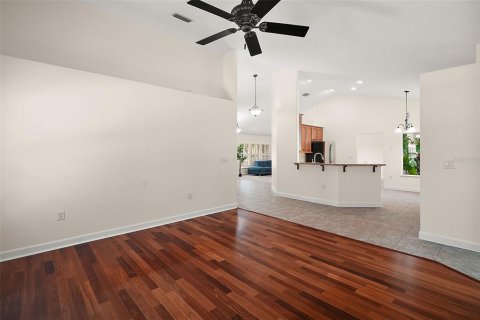 Casa en venta en Mount Dora, Florida, 3 dormitorios, 197.14 m2 № 1873886 - foto 2