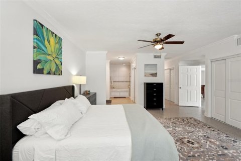 Villa ou maison à louer à Sarasota, Floride: 6 chambres, 285.3 m2 № 252237 - photo 24
